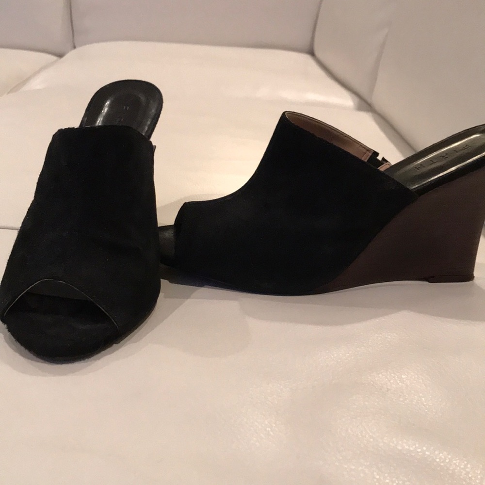 EUC Firth Black suede wedges. Size 9.